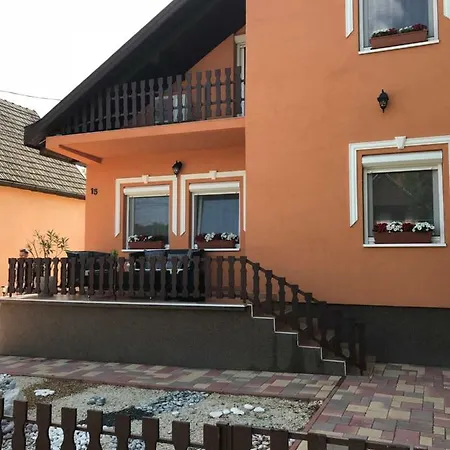 Case de vacanță Spahome Gunaras